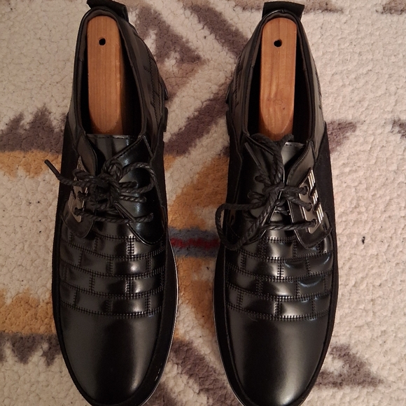 Sleek Black Leather Oxfords main image 4
